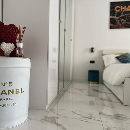 Maison Chanel ميلان المظهر الخارجي الصورة