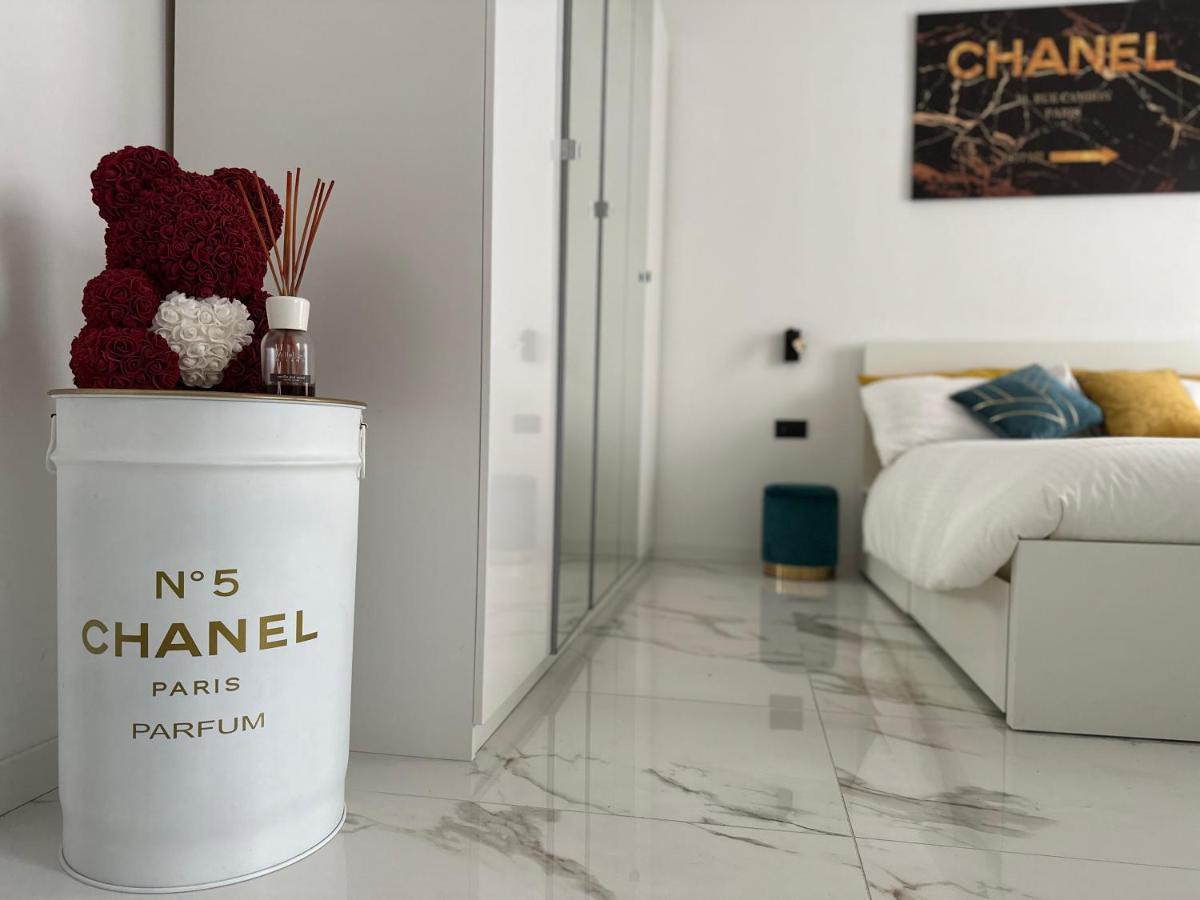 Maison Chanel ميلان المظهر الخارجي الصورة